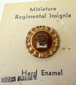 WWII 2ND ARMY HARD FIRED ENAMEL LAPEL PIN ON ORIG. CARD